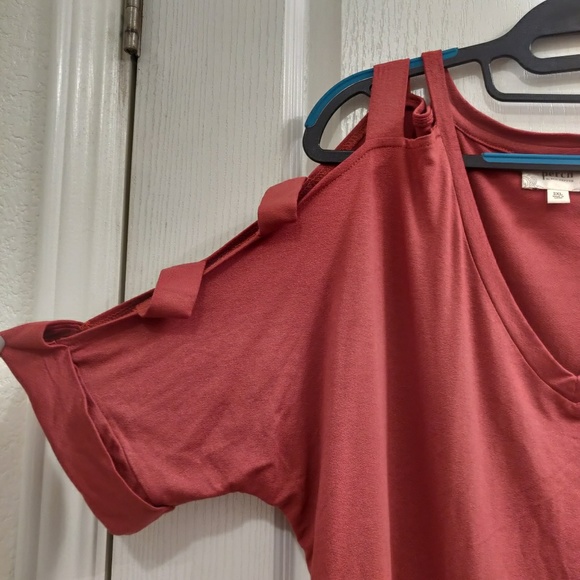 Sexy Perch top - Picture 5 of 6